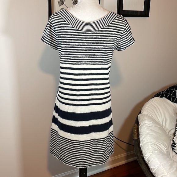 🤩3 for $30 Bundle Deal🤩
Maeve striped t-shirt dress - Picture 5 of 10